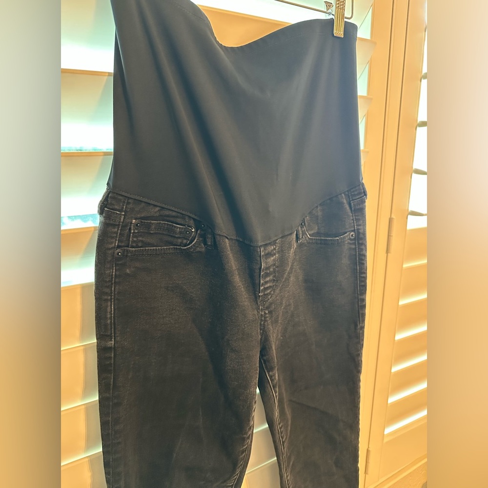 GAP Women's Classic Black Straight Leg Jeans